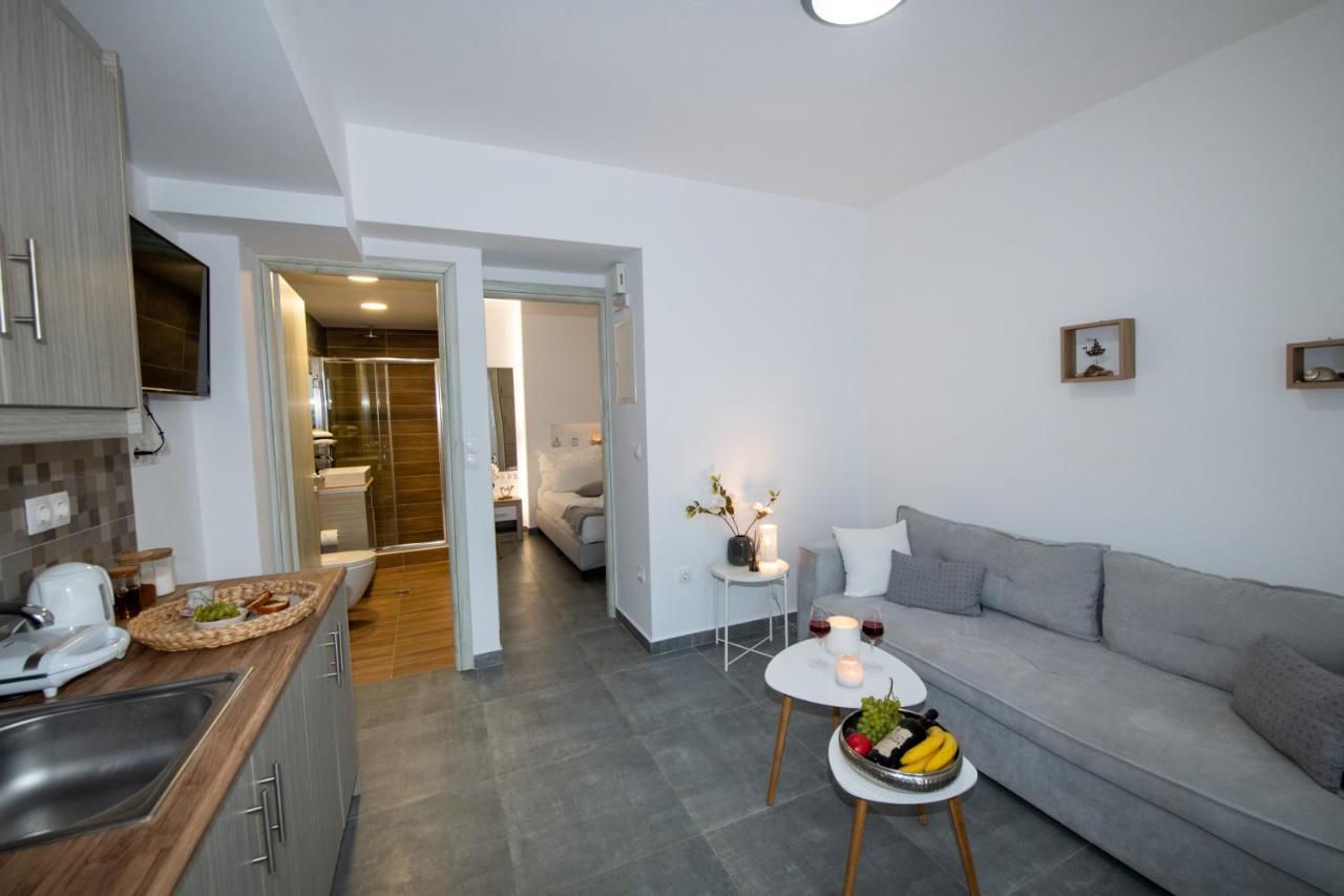 Sofia'S Apartment Kamári Esterno foto